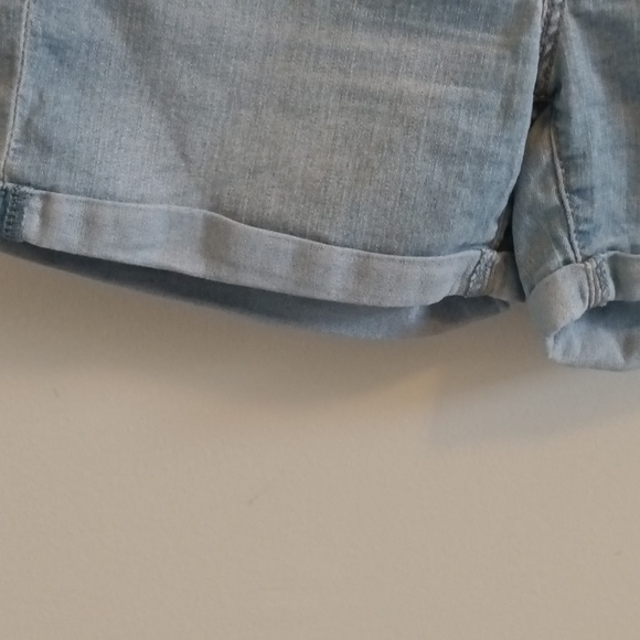 Levis Strauss & Co Jeans Shorts. - Picture 3 of 7